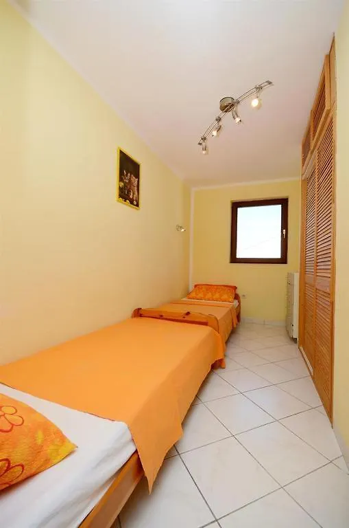 Apartmani Kristina Donji Okrug  Donji Okrug (Ciovo)